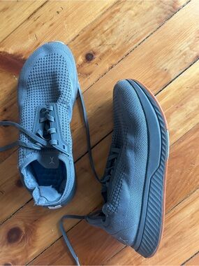 Flux Adapt Runner gray no size tag approx 9 women’s